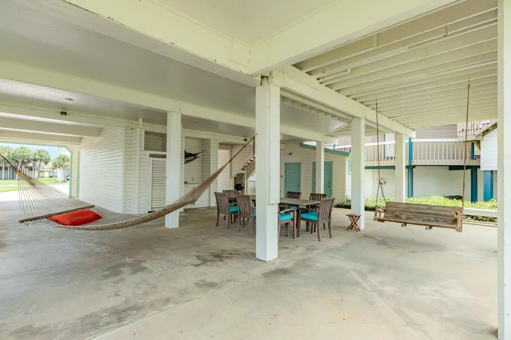 4231 Pelican Lane Galveston, TX 77554