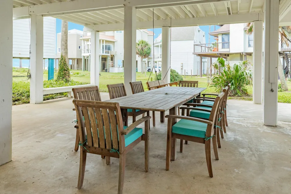 4231 Pelican Lane Galveston, TX 77554