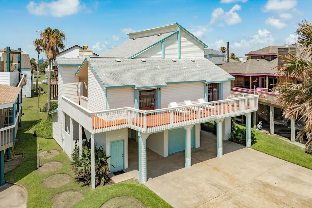 4231 Pelican Lane Galveston, TX 77554