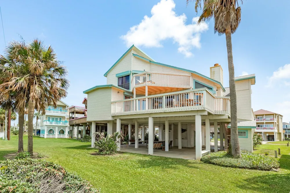 4231 Pelican Lane Galveston, TX 77554