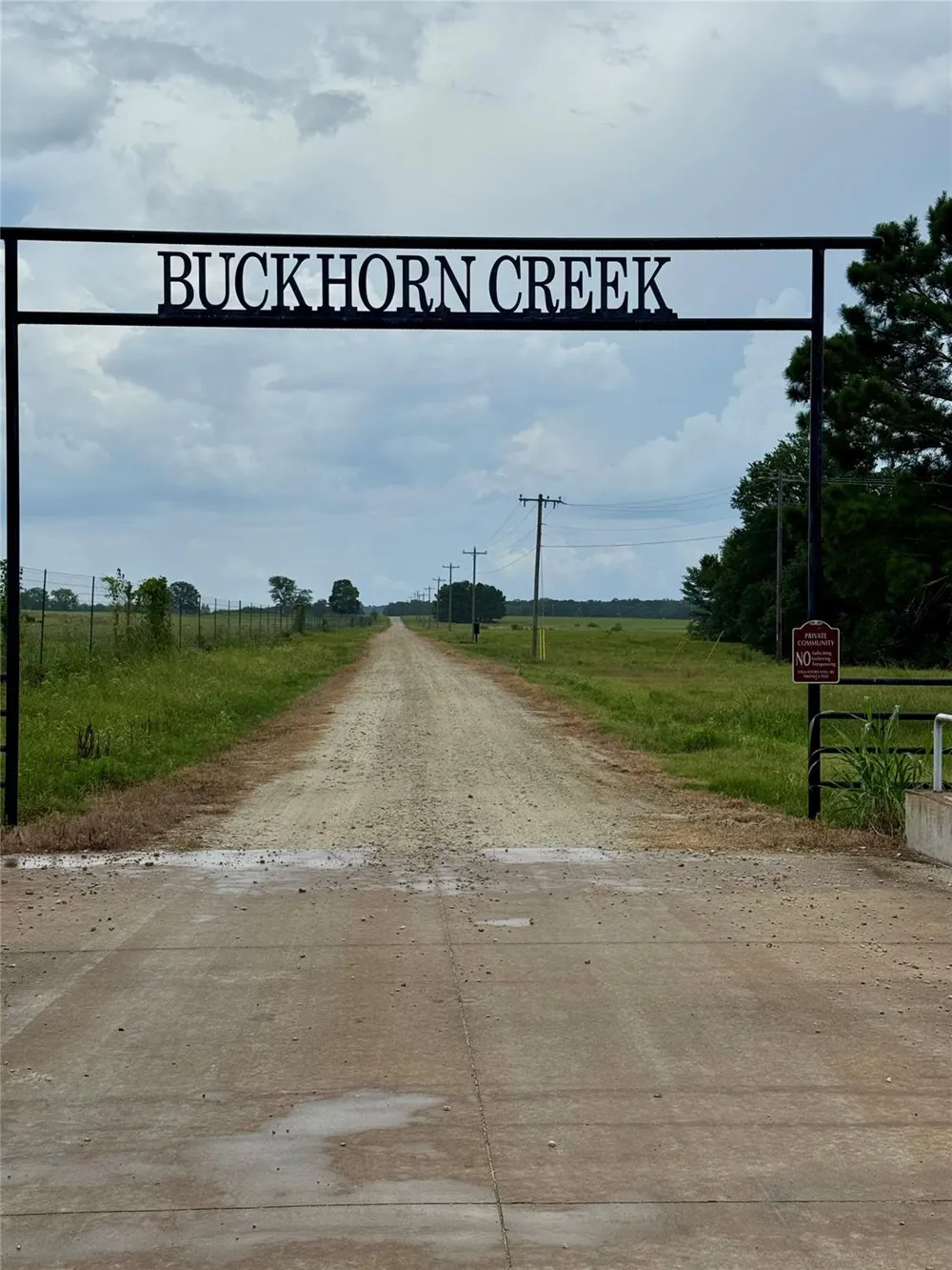 1320 Buckhorn Creek Crockett, TX 75835