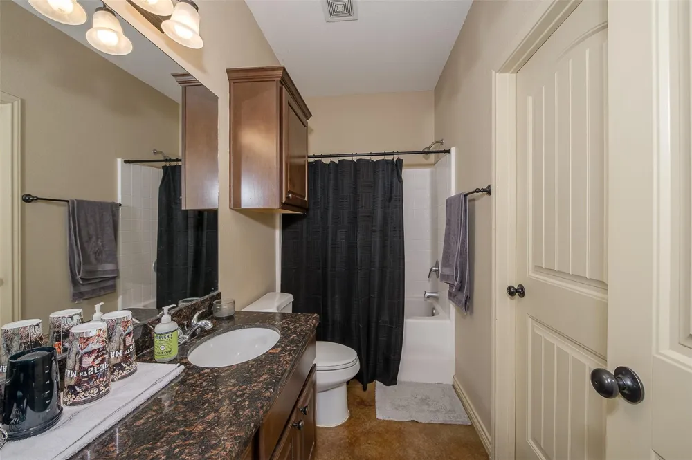 4311 Commando Trail College Station, TX 77845