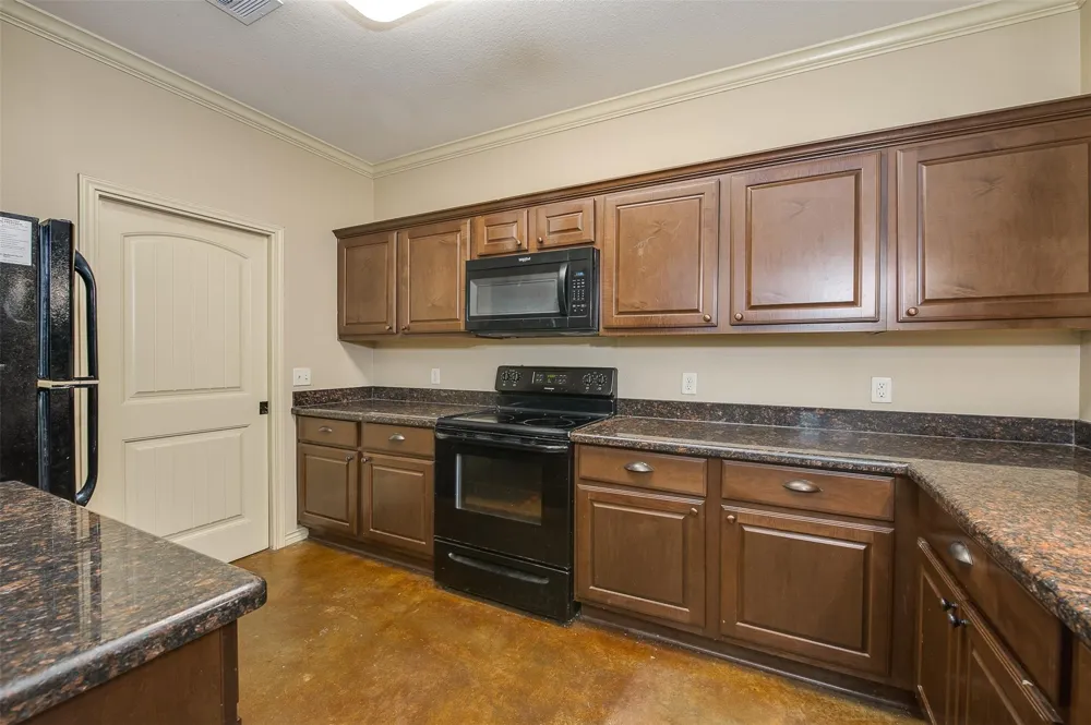 4311 Commando Trail College Station, TX 77845