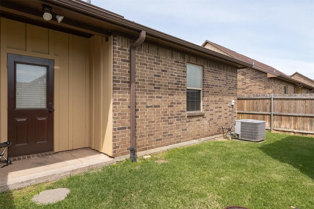4311 Commando Trail College Station, TX 77845