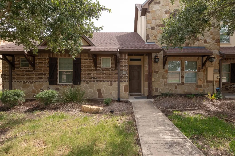 4311 Commando Trail College Station, TX 77845