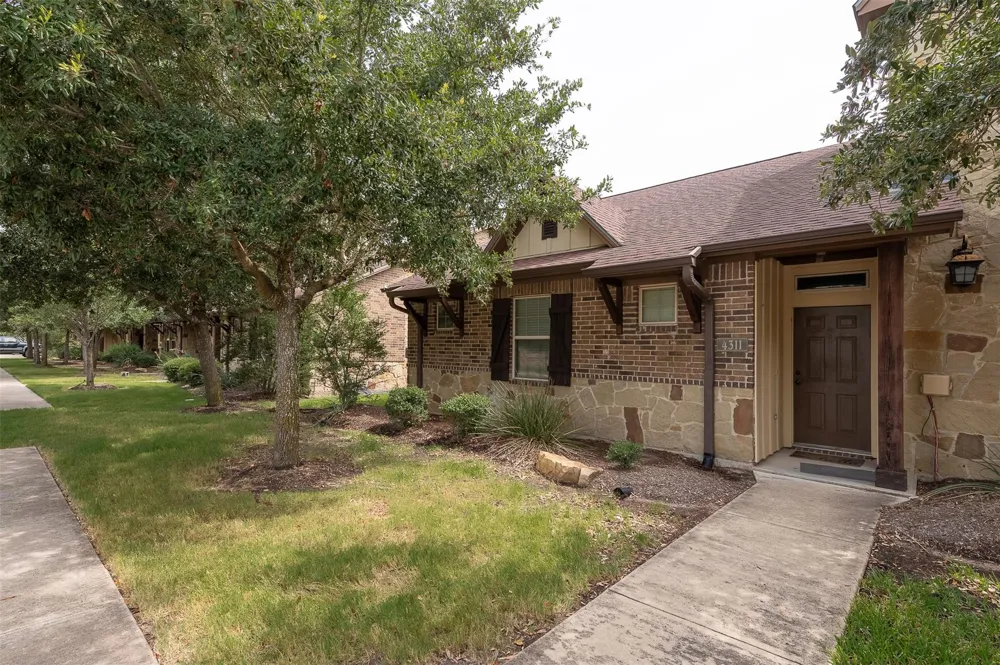 4311 Commando Trail College Station, TX 77845