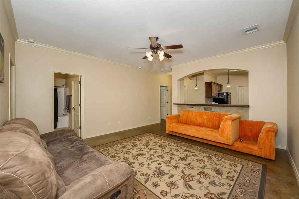 4311 Commando Trail College Station, TX 77845