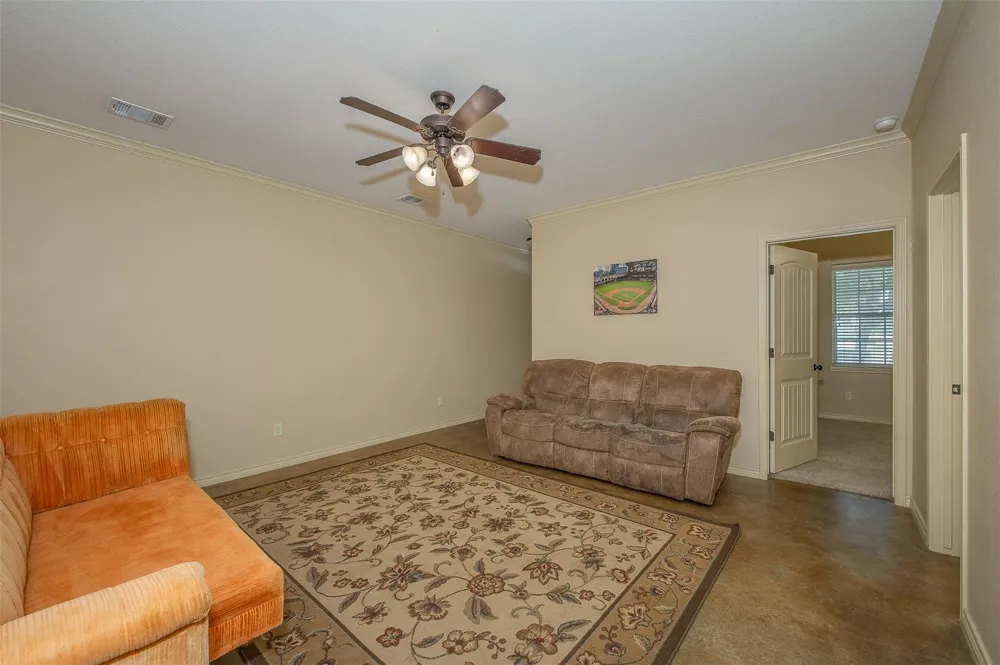 4311 Commando Trail College Station, TX 77845
