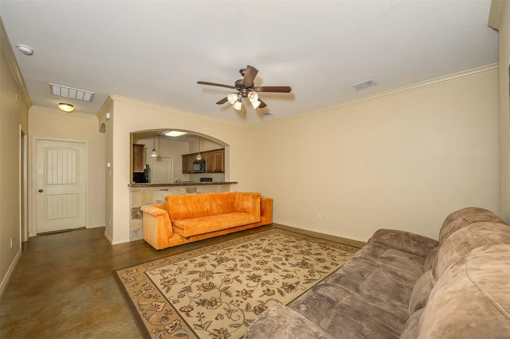 4311 Commando Trail College Station, TX 77845