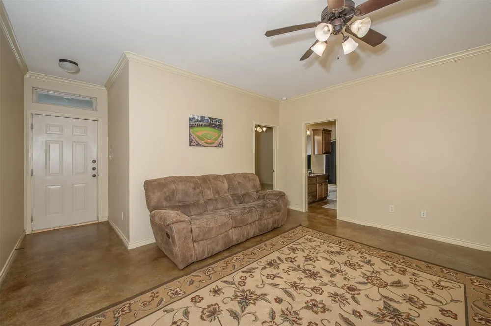 4311 Commando Trail College Station, TX 77845