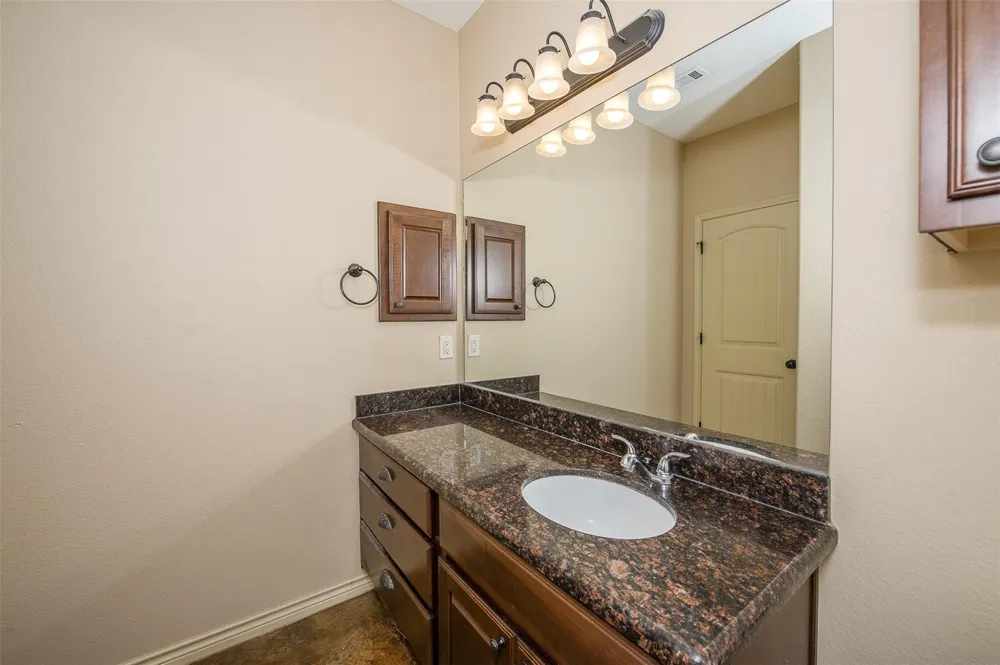 4311 Commando Trail College Station, TX 77845