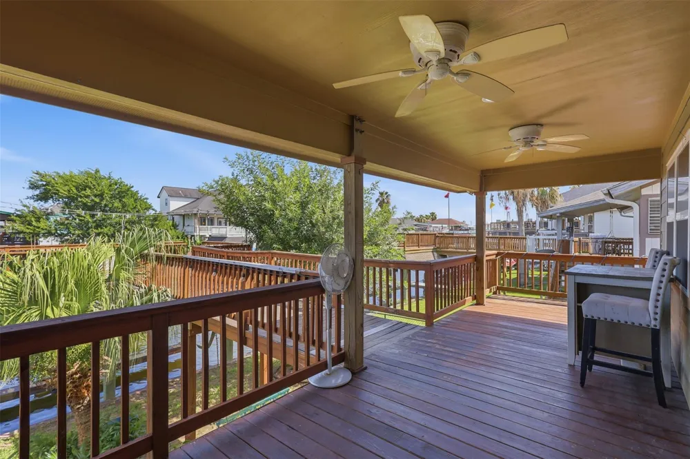 375 Ling Bayou Vista, TX 77563