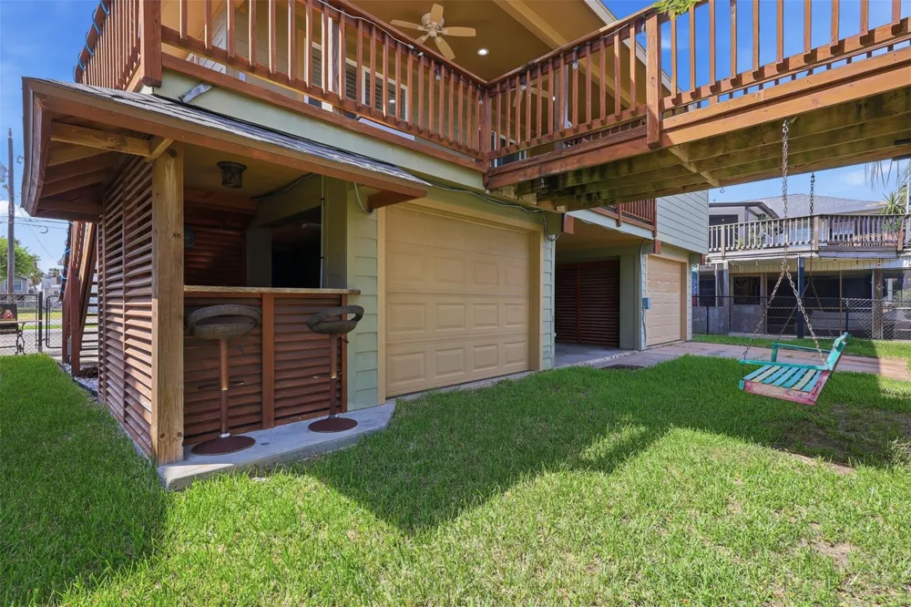 375 Ling Bayou Vista, TX 77563