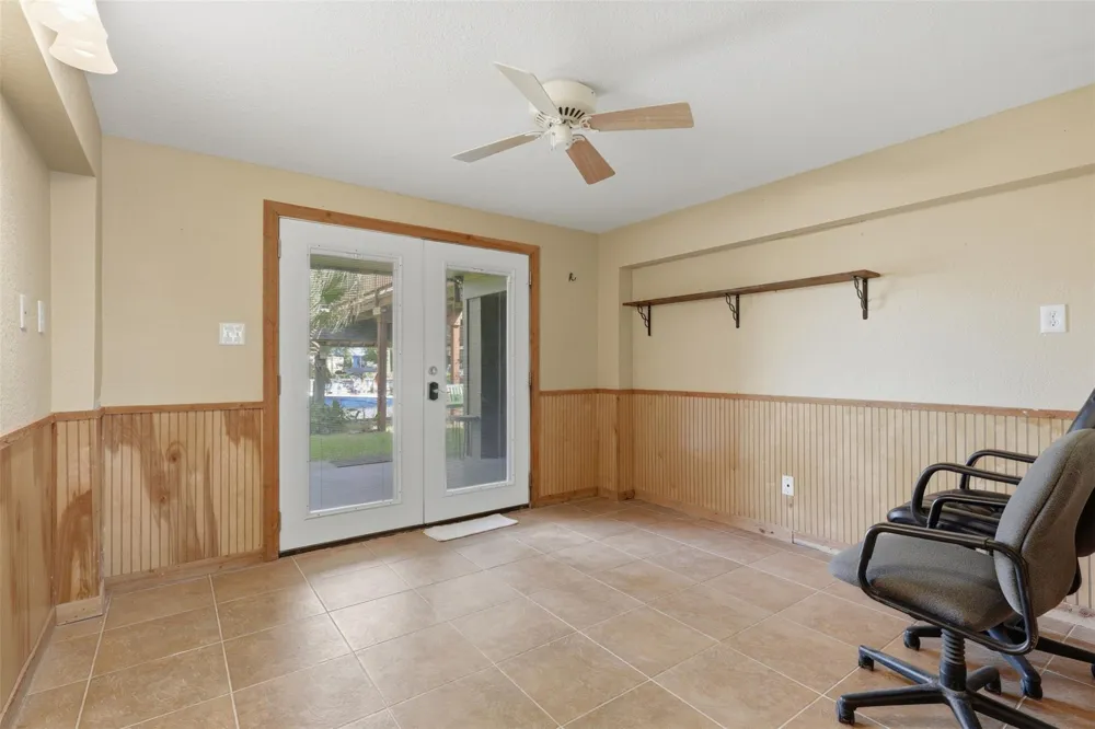 375 Ling Bayou Vista, TX 77563