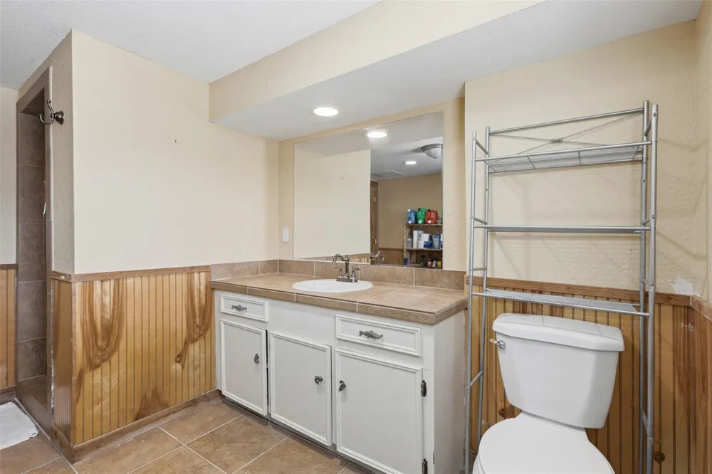 375 Ling Bayou Vista, TX 77563