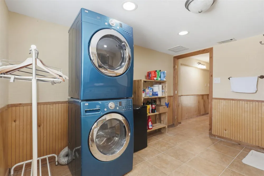 375 Ling Bayou Vista, TX 77563