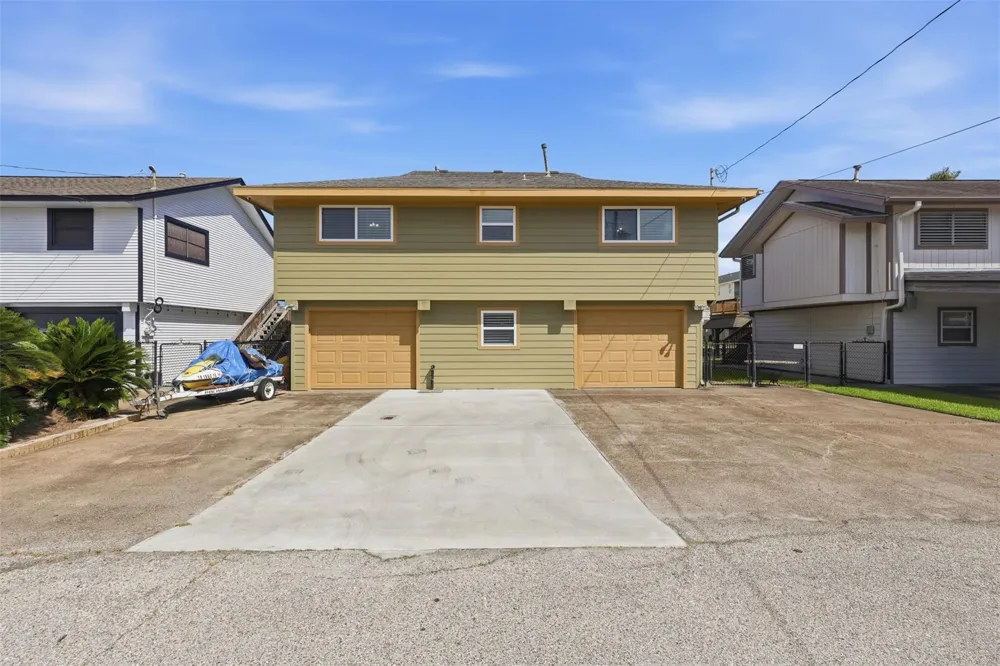375 Ling Bayou Vista, TX 77563