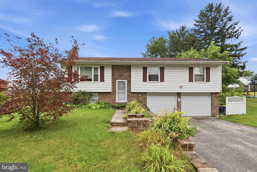 2708 SUNSET LANE York, PA 17408