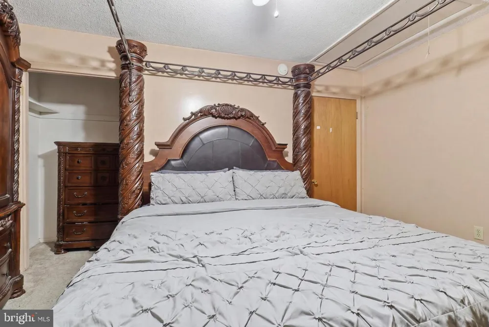 2708 SUNSET LANE York, PA 17408