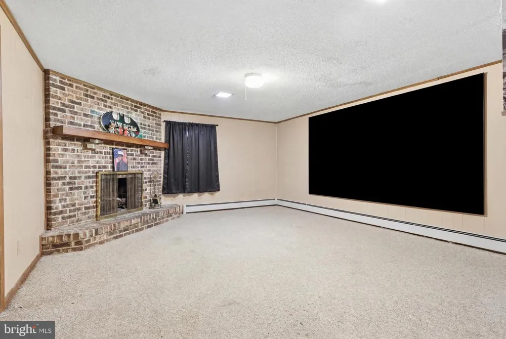 2708 SUNSET LANE York, PA 17408