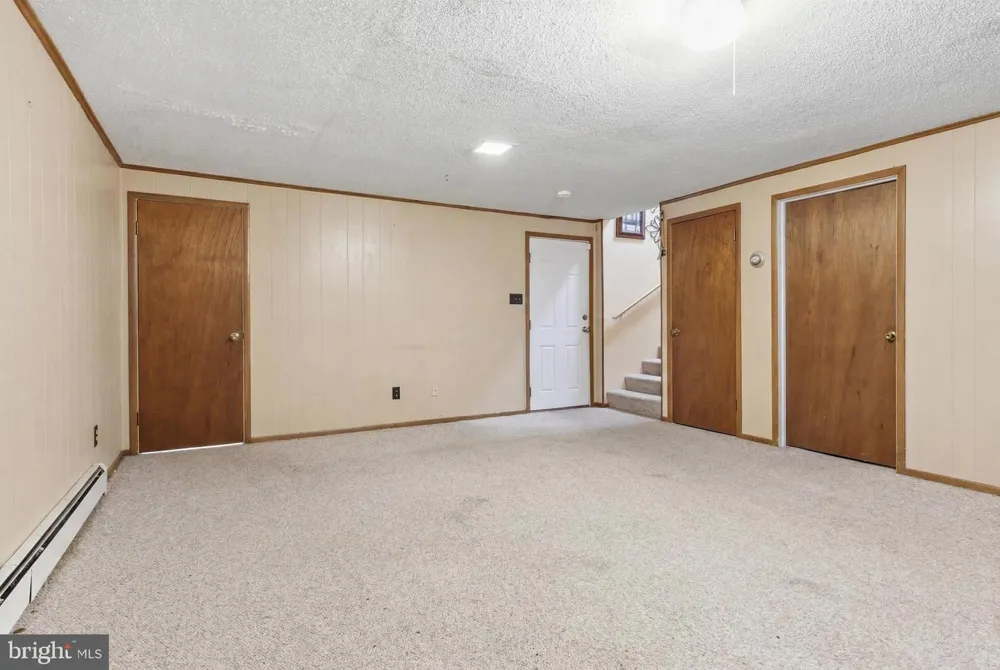2708 SUNSET LANE York, PA 17408
