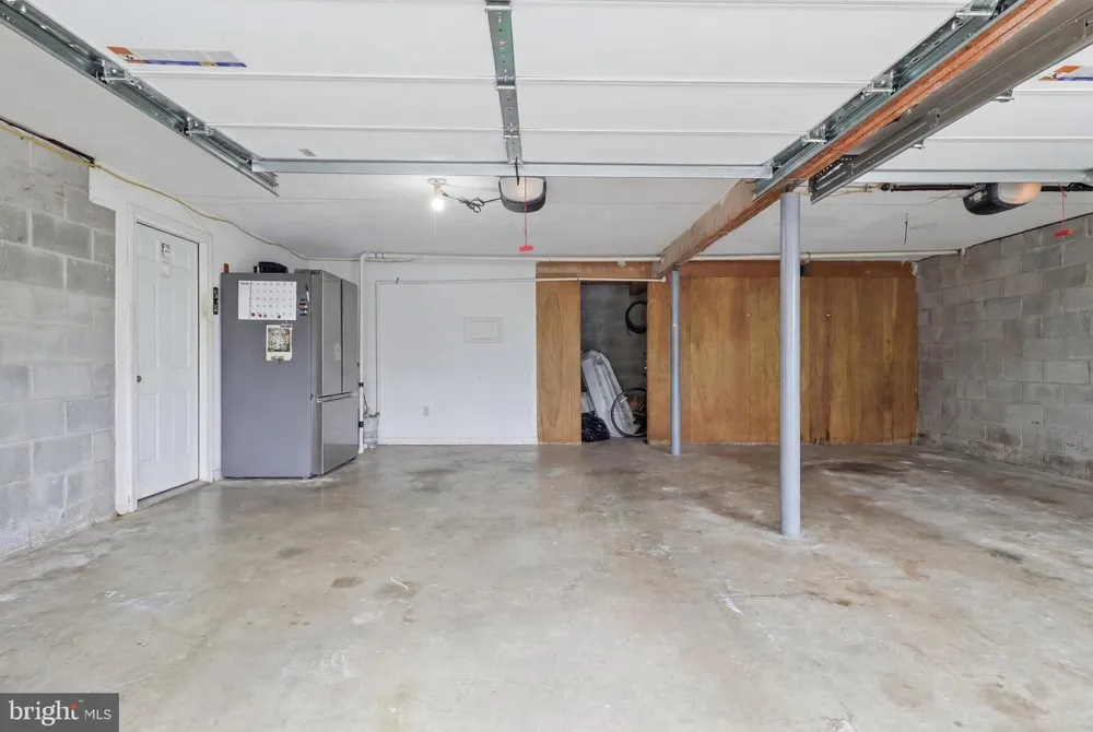 2708 SUNSET LANE York, PA 17408