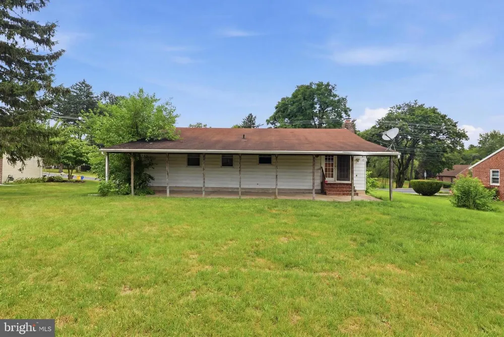 2708 SUNSET LANE York, PA 17408