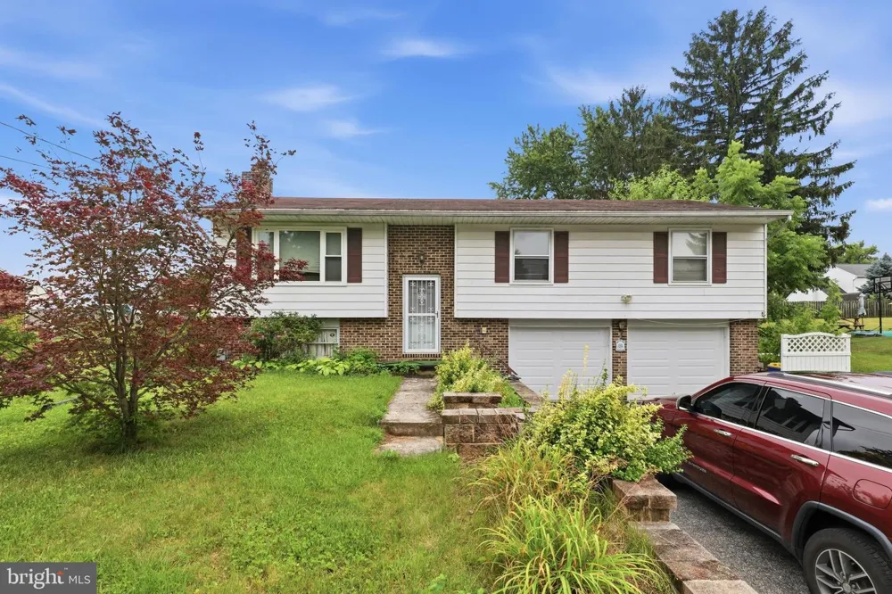2708 SUNSET LANE York, PA 17408