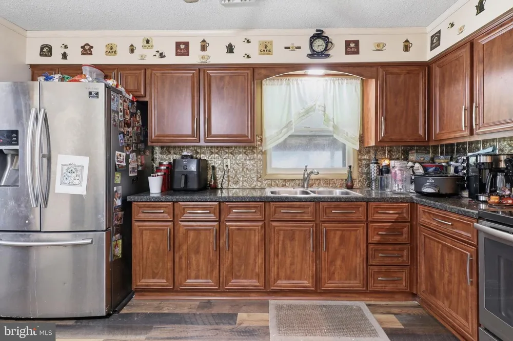 2708 SUNSET LANE York, PA 17408