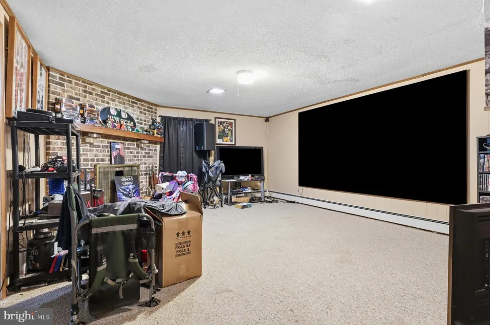 2708 SUNSET LANE York, PA 17408