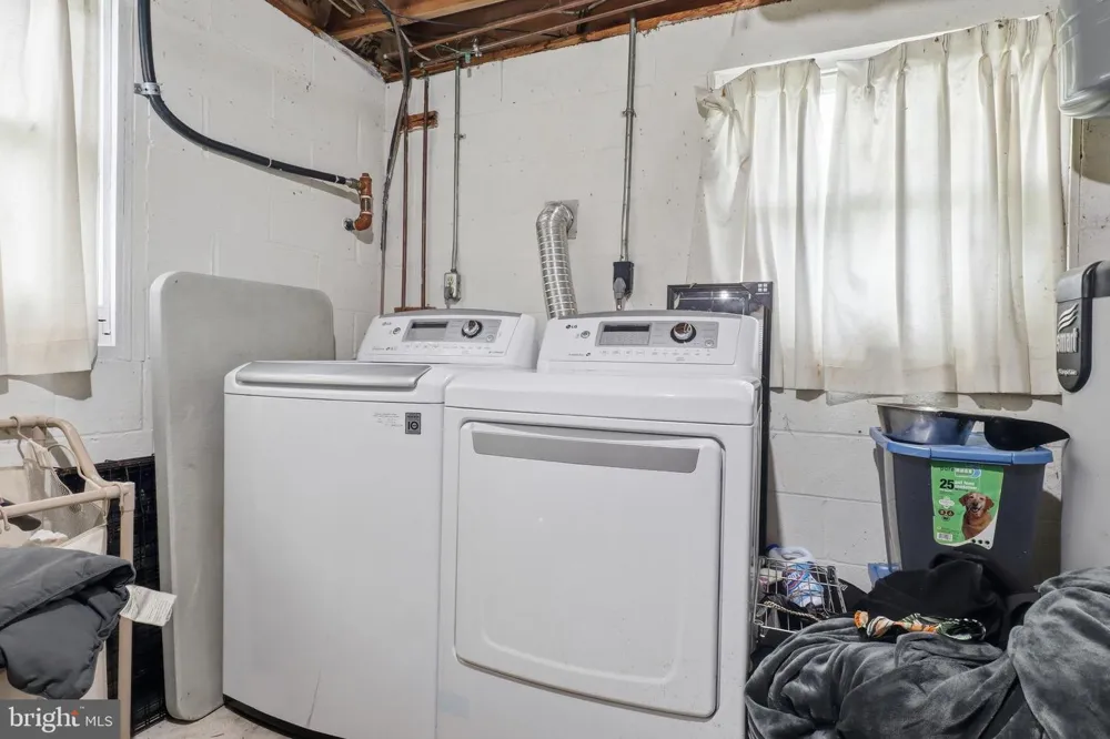 2708 SUNSET LANE York, PA 17408