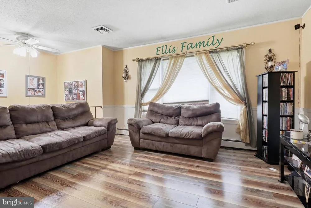 2708 SUNSET LANE York, PA 17408