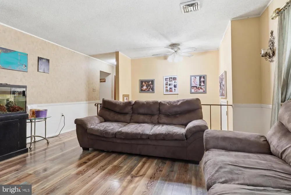2708 SUNSET LANE York, PA 17408