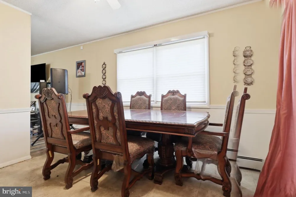 2708 SUNSET LANE York, PA 17408