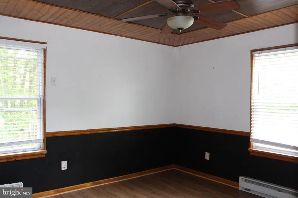 44 EDINSHIRE ROAD Sicklerville, NJ 08081