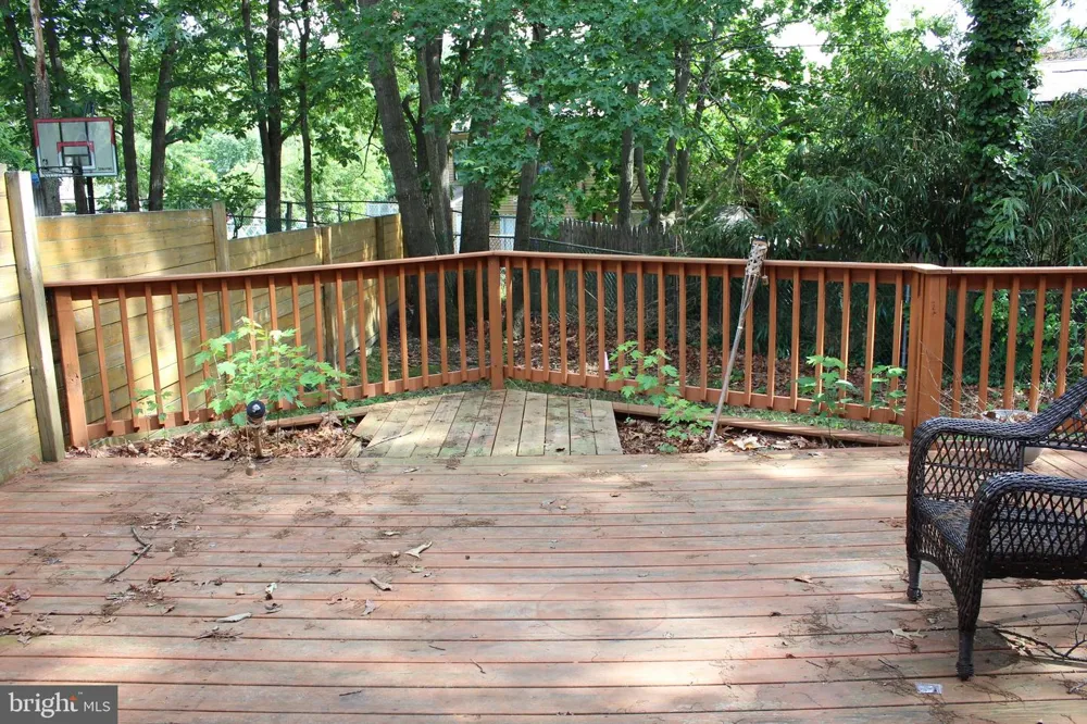 44 EDINSHIRE ROAD Sicklerville, NJ 08081