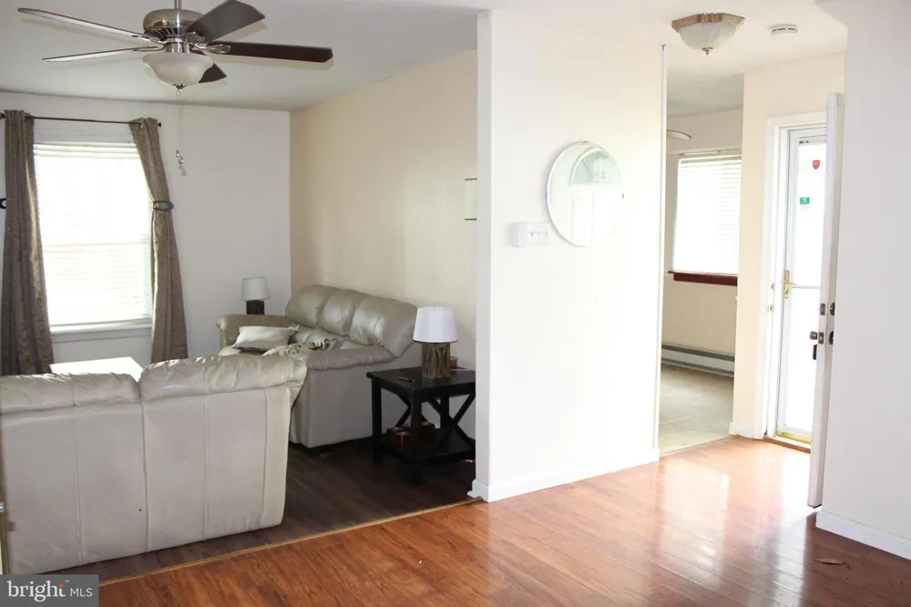 44 EDINSHIRE ROAD Sicklerville, NJ 08081