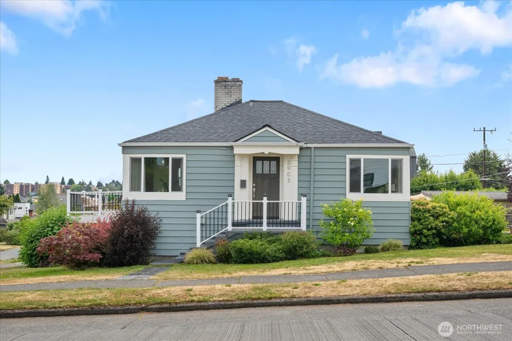 3903 SW Dakota Street Seattle, WA 98116