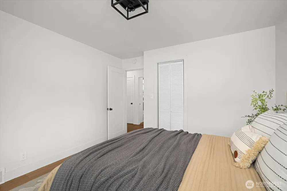 3903 SW Dakota Street Seattle, WA 98116