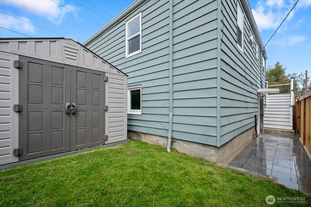 3903 SW Dakota Street Seattle, WA 98116