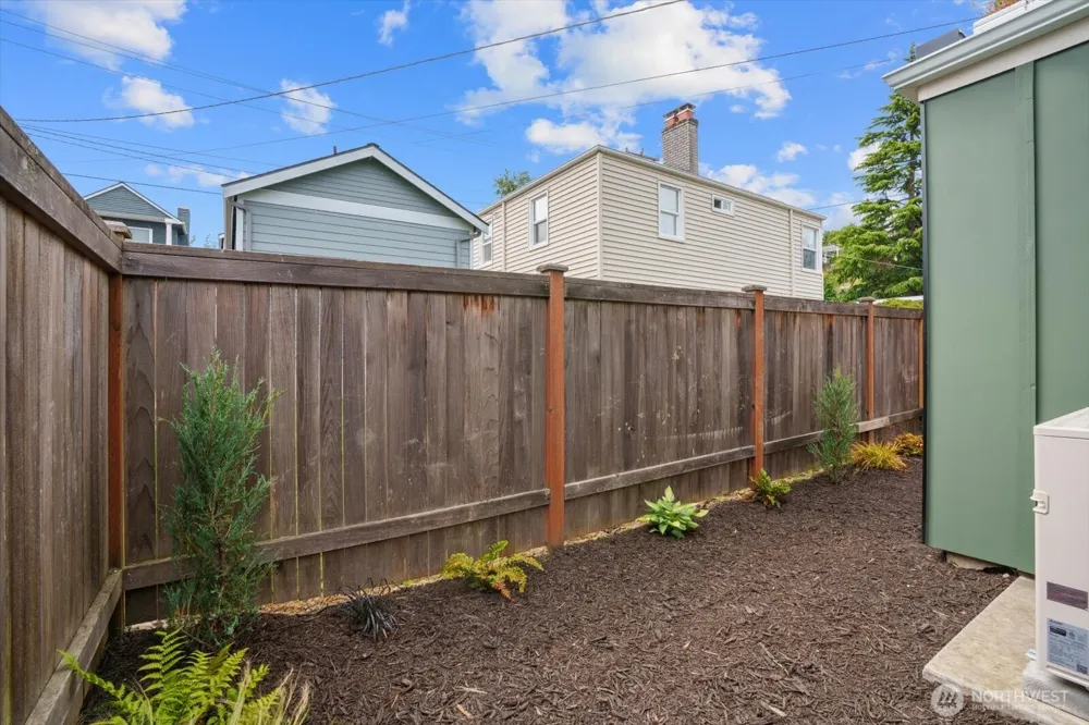 3903 SW Dakota Street Seattle, WA 98116