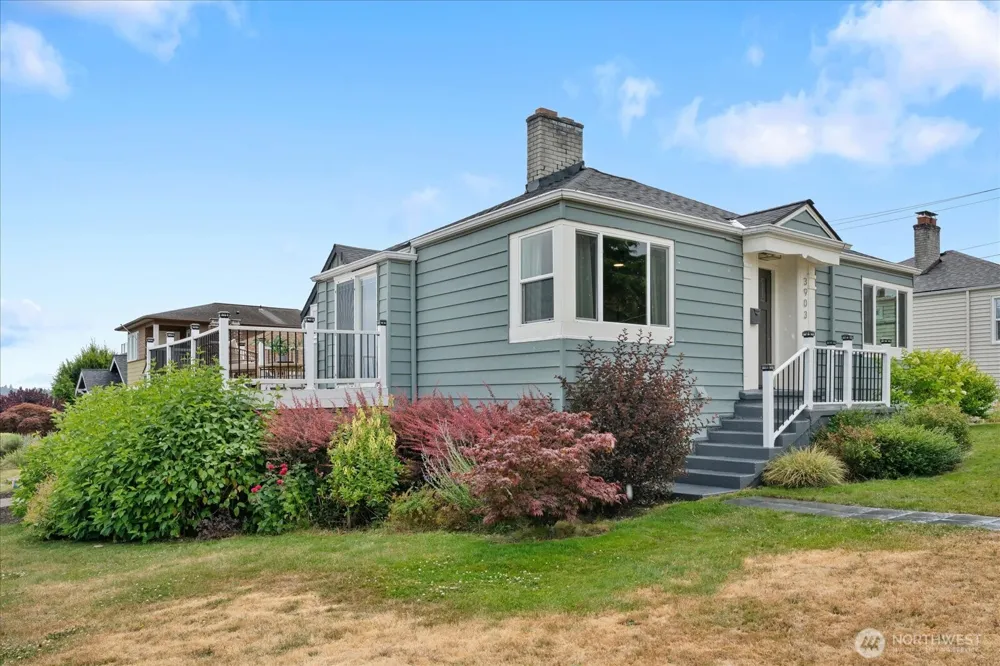 3903 SW Dakota Street Seattle, WA 98116