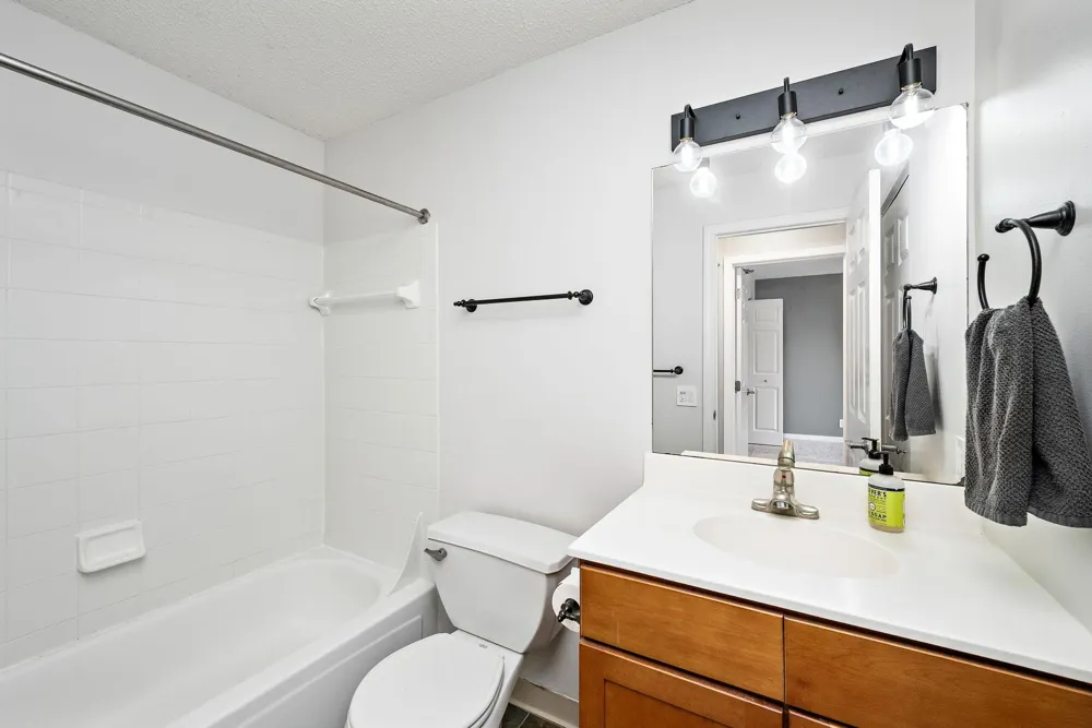 6155 Chasewood Parkway #204 Minnetonka, MN 55343