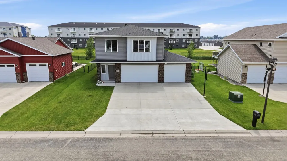 1207 Southwood Drive Dilworth, MN 56529