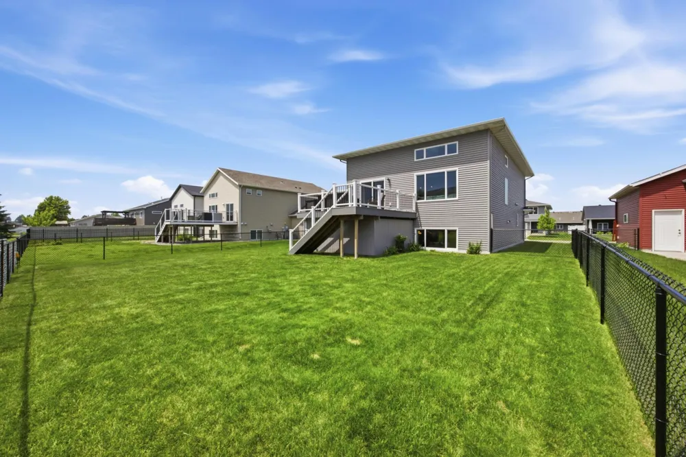 1207 Southwood Drive Dilworth, MN 56529