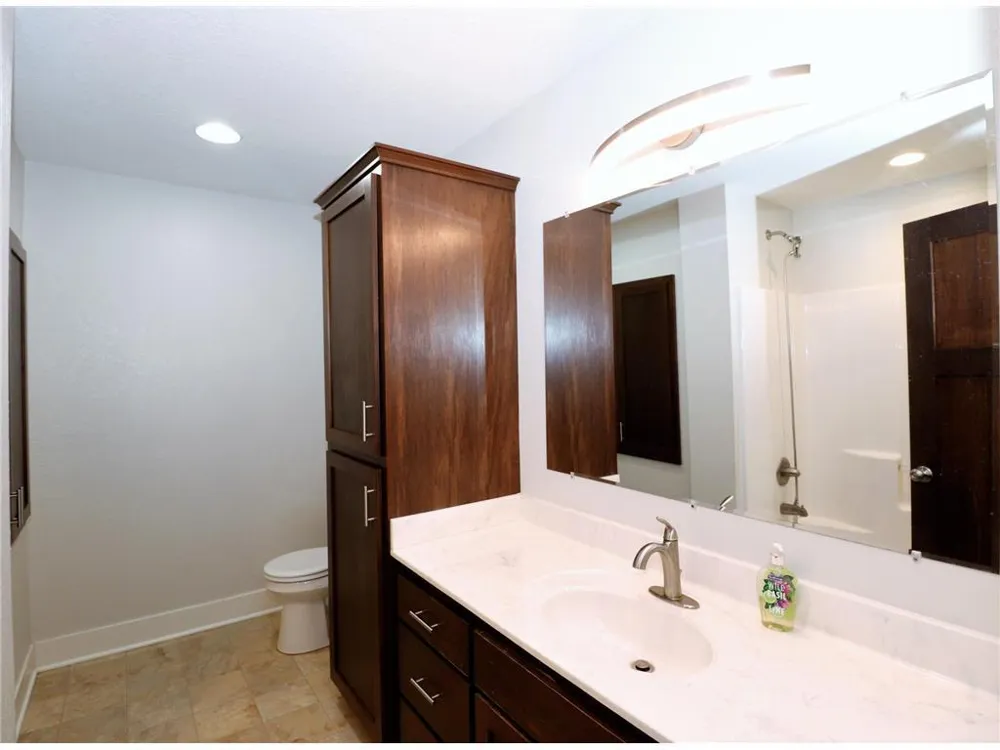 1203 Pondview Avenue NW Montgomery, MN 56069