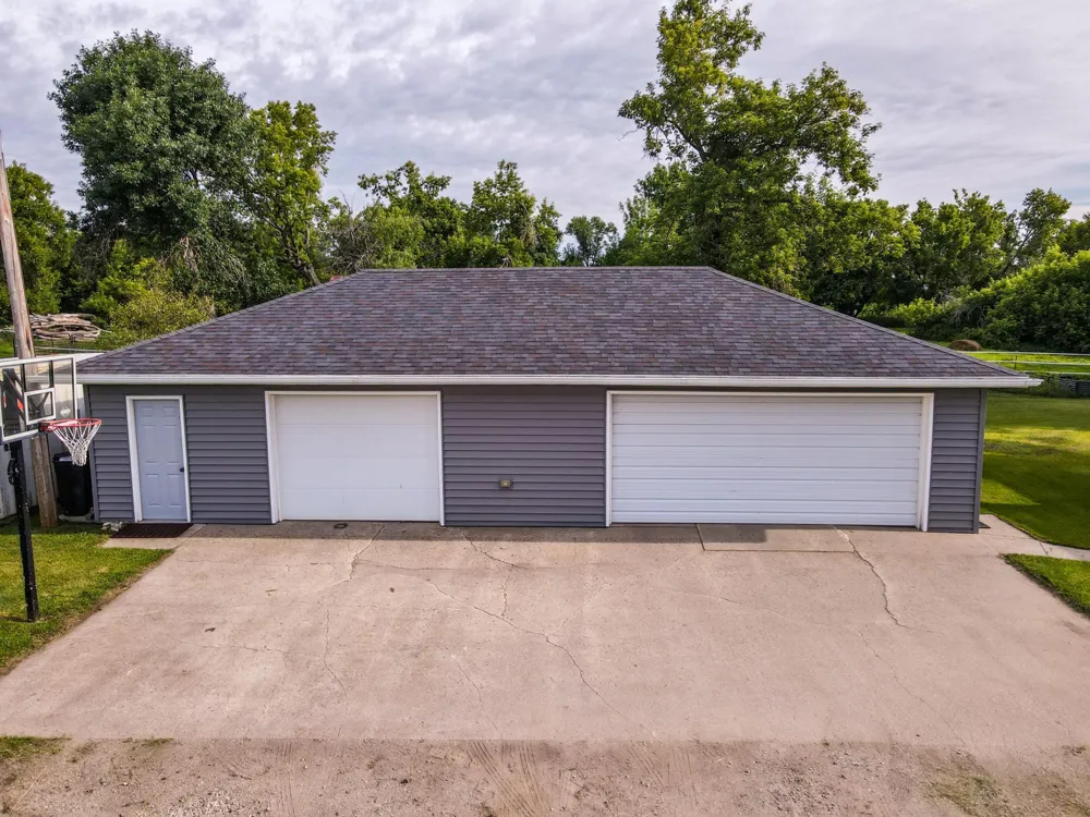 11437 33rd Street SE Valley City, ND 58072