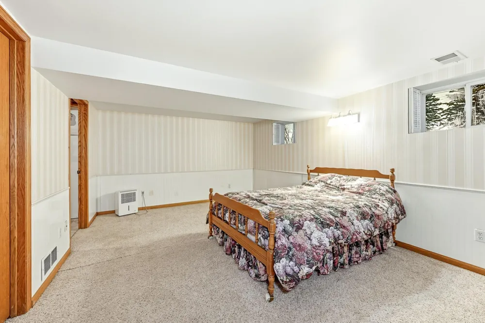 62561 120th Avenue Claremont, MN 55924