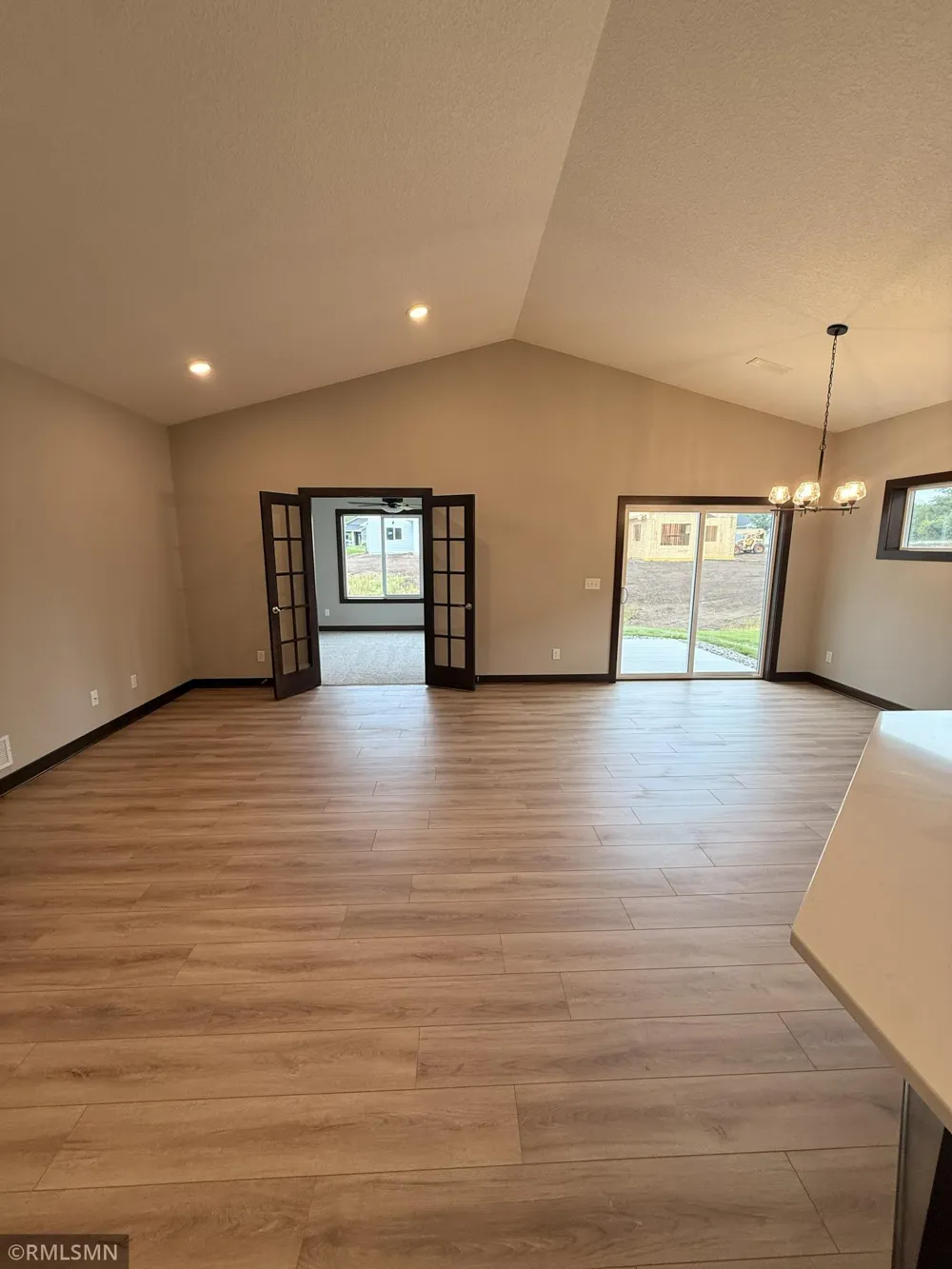 3112 Zuni Street Anoka, MN 55303