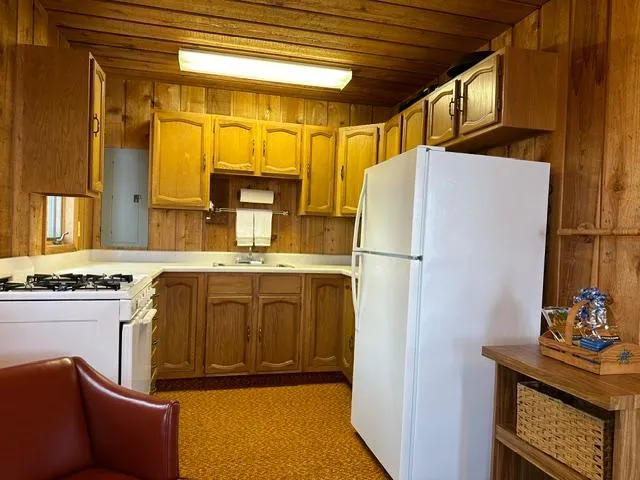 2889 Waters Ely, MN 55731